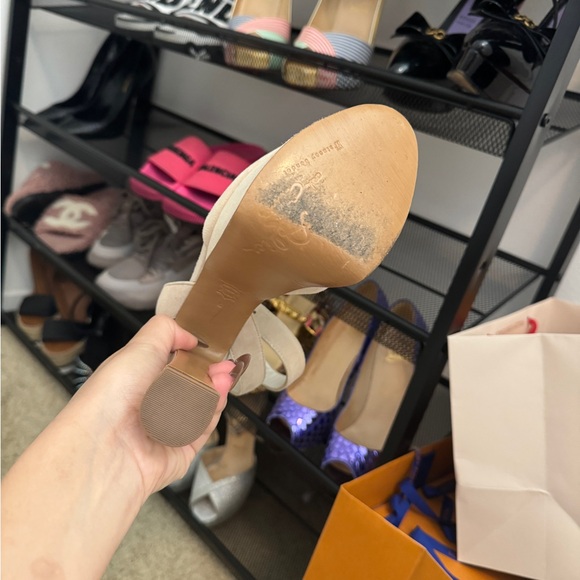 Alice & Olivia Platform Peep Toe Heels - size 6 fits like a 6.5 or 7 - Picture 4 of 6